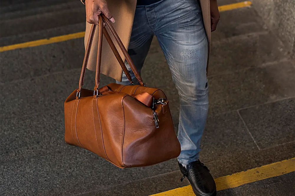 Чоловічі шкіряні сумки та їх популярність