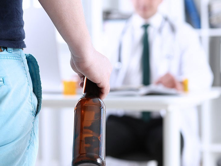 Лечение алкоголизма: как избавиться от недуга и не остаться без работы