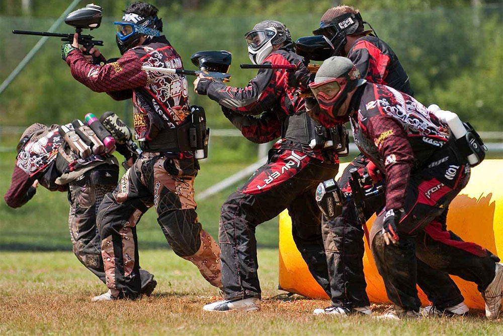 Paintball and basic equipment for it