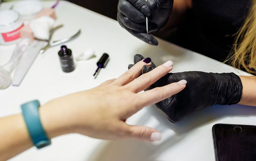 The art of beauty: secrets of stylish manicure